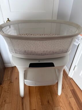 4moms MamaRoo Sleep Bassinet and Storage
